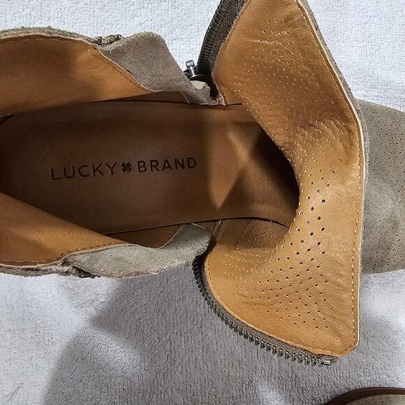Lucky Brand Bayley2 Beige Perforated Suede Leather Booties Women's Size 9.5 M - Picture 8 of 10